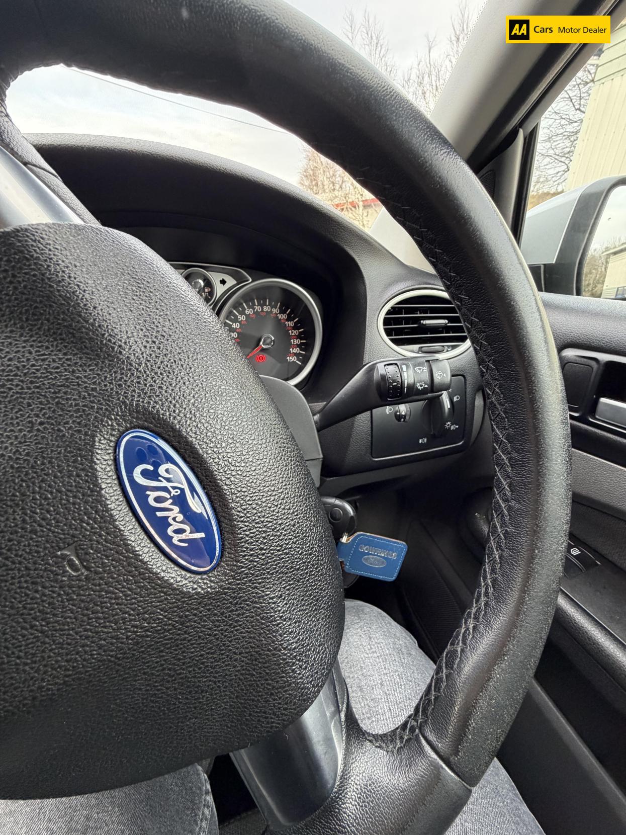 Ford Focus 1.6 Zetec Hatchback 5dr Petrol Manual (161 g/km, 99 bhp)