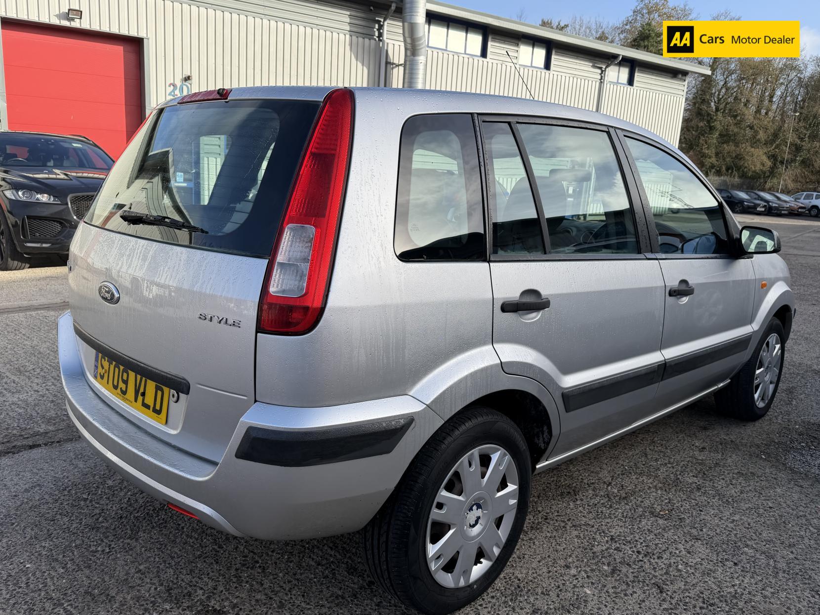 Ford Fusion 1.4 Style + Hatchback 5dr Petrol Manual (154 g/km, 79 bhp)