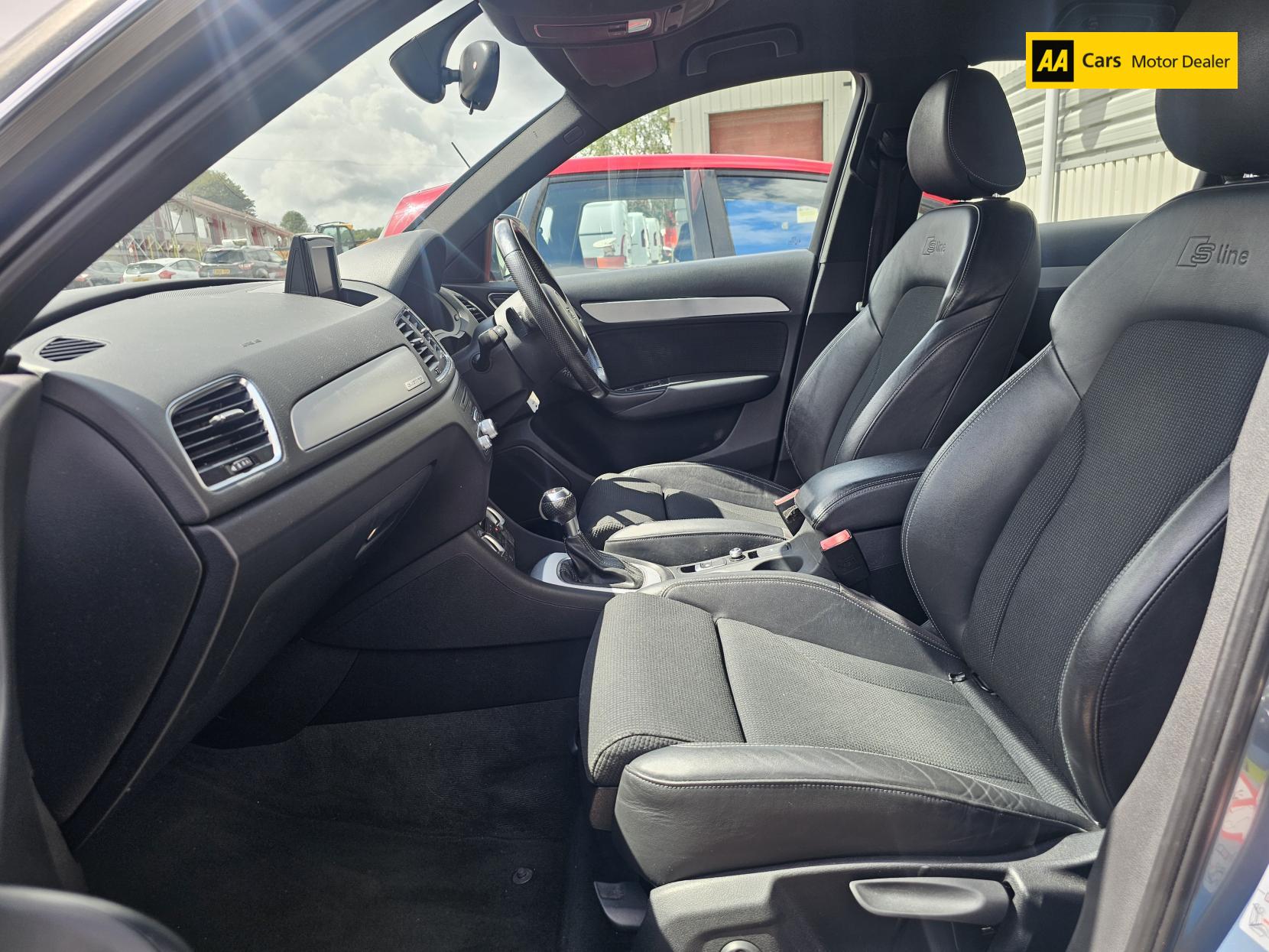 Audi Q3 2.0 TDI S line SUV 5dr Diesel S Tronic quattro Euro 5 (s/s) (177 ps)