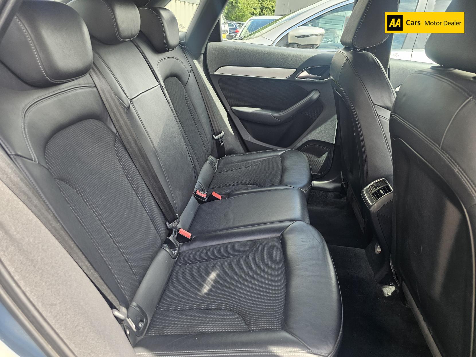 Audi Q3 2.0 TDI S line SUV 5dr Diesel S Tronic quattro Euro 5 (s/s) (177 ps)