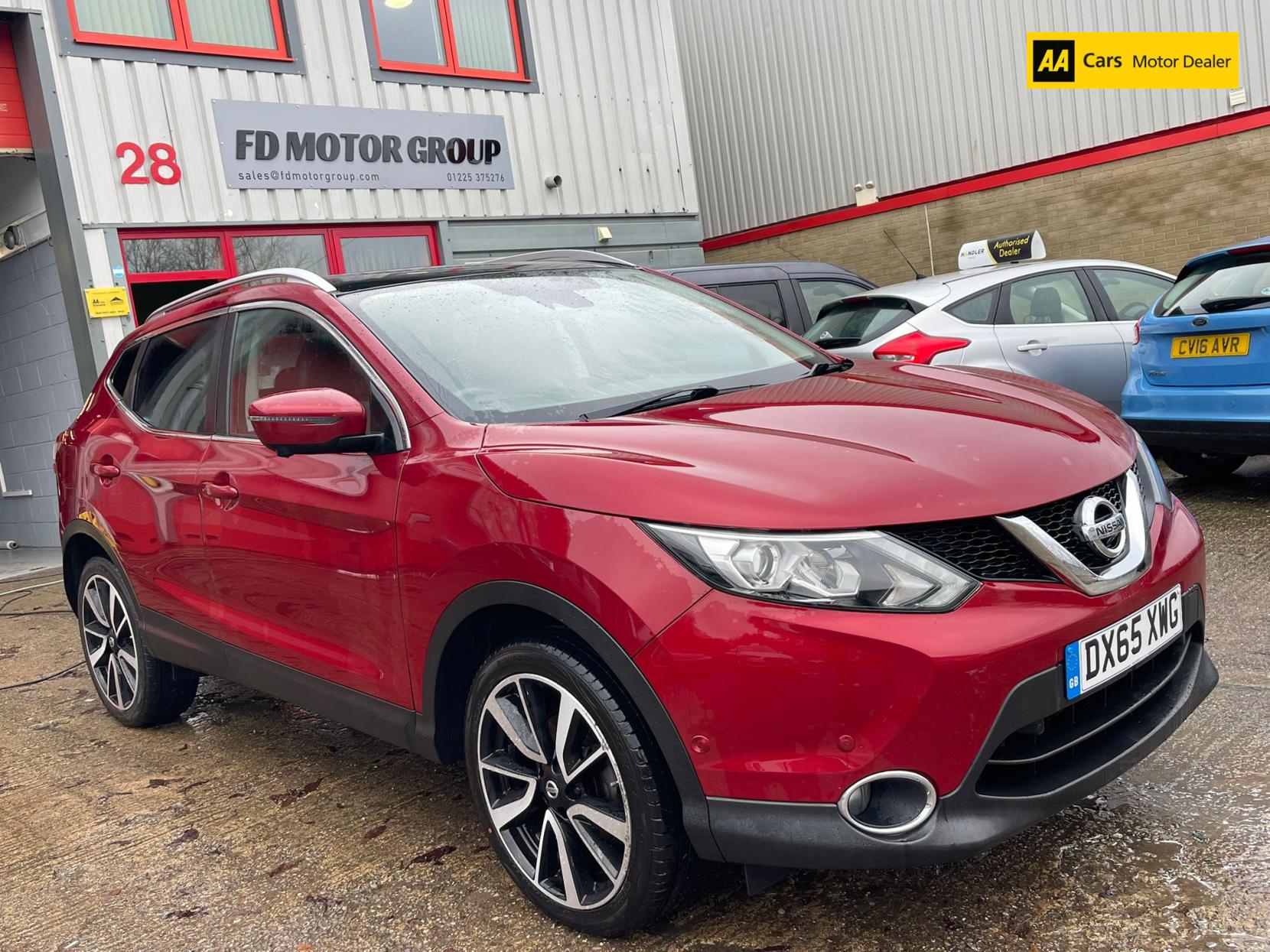 Nissan Qashqai 1.6 dCi Tekna SUV 5dr Diesel Manual 2WD Euro 6 (s/s) (130 ps)