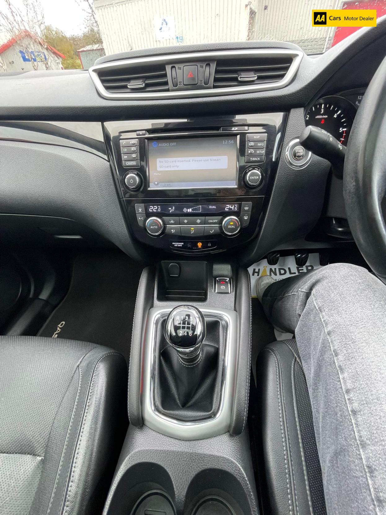 Nissan Qashqai 1.6 dCi Tekna SUV 5dr Diesel Manual 2WD Euro 6 (s/s) (130 ps)