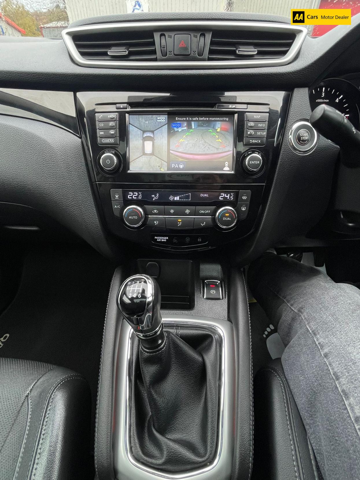 Nissan Qashqai 1.6 dCi Tekna SUV 5dr Diesel Manual 2WD Euro 6 (s/s) (130 ps)