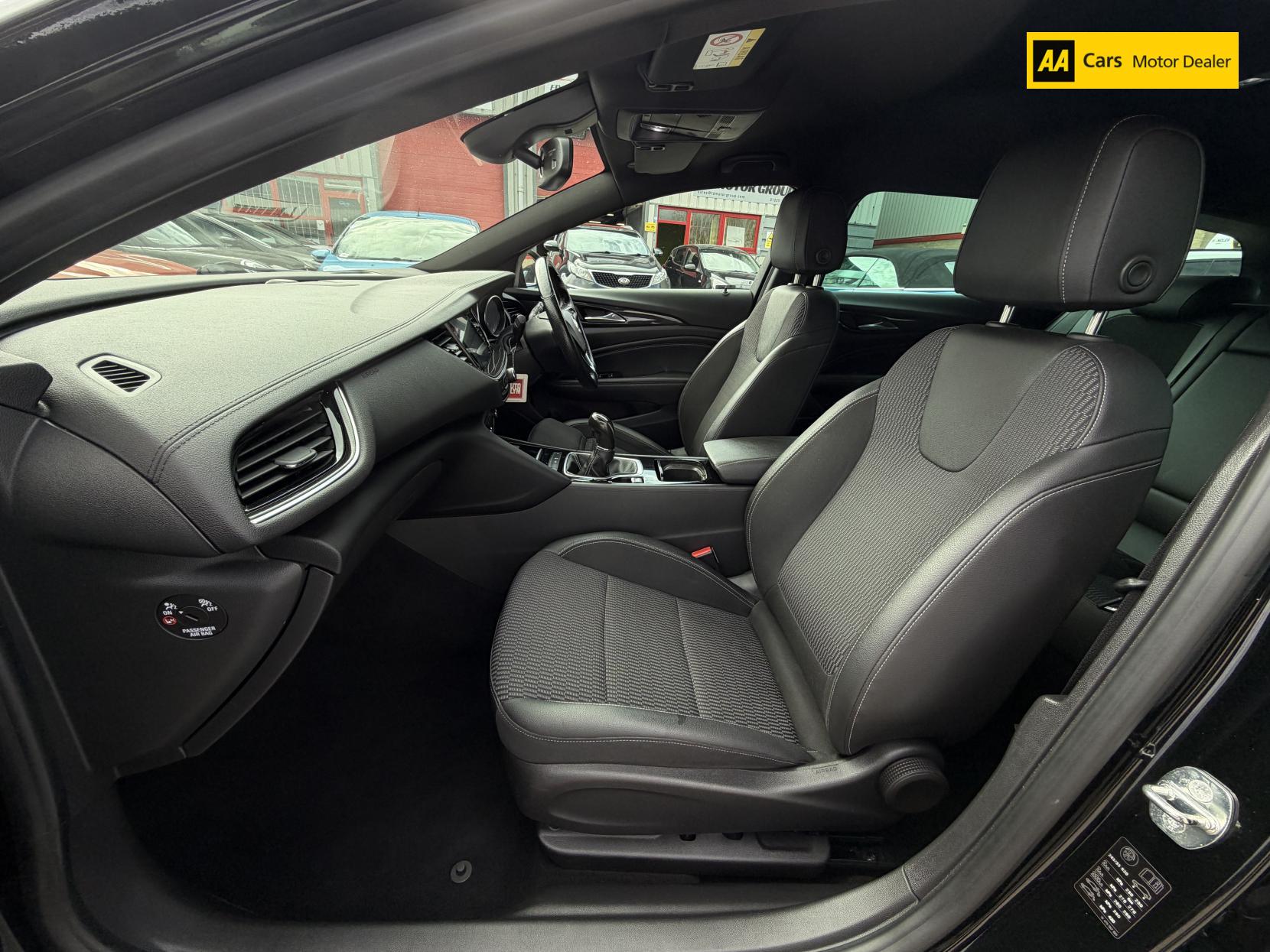 Vauxhall Insignia 2.0 Turbo D BlueInjection SRi VX Line Nav Sports Tourer 5dr Diesel Manual Euro 6 (s/s) (170 ps)