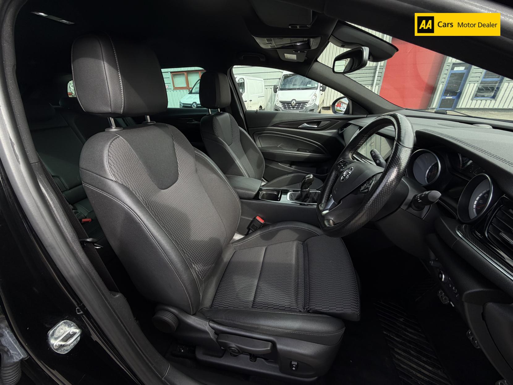 Vauxhall Insignia 2.0 Turbo D BlueInjection SRi VX Line Nav Sports Tourer 5dr Diesel Manual Euro 6 (s/s) (170 ps)