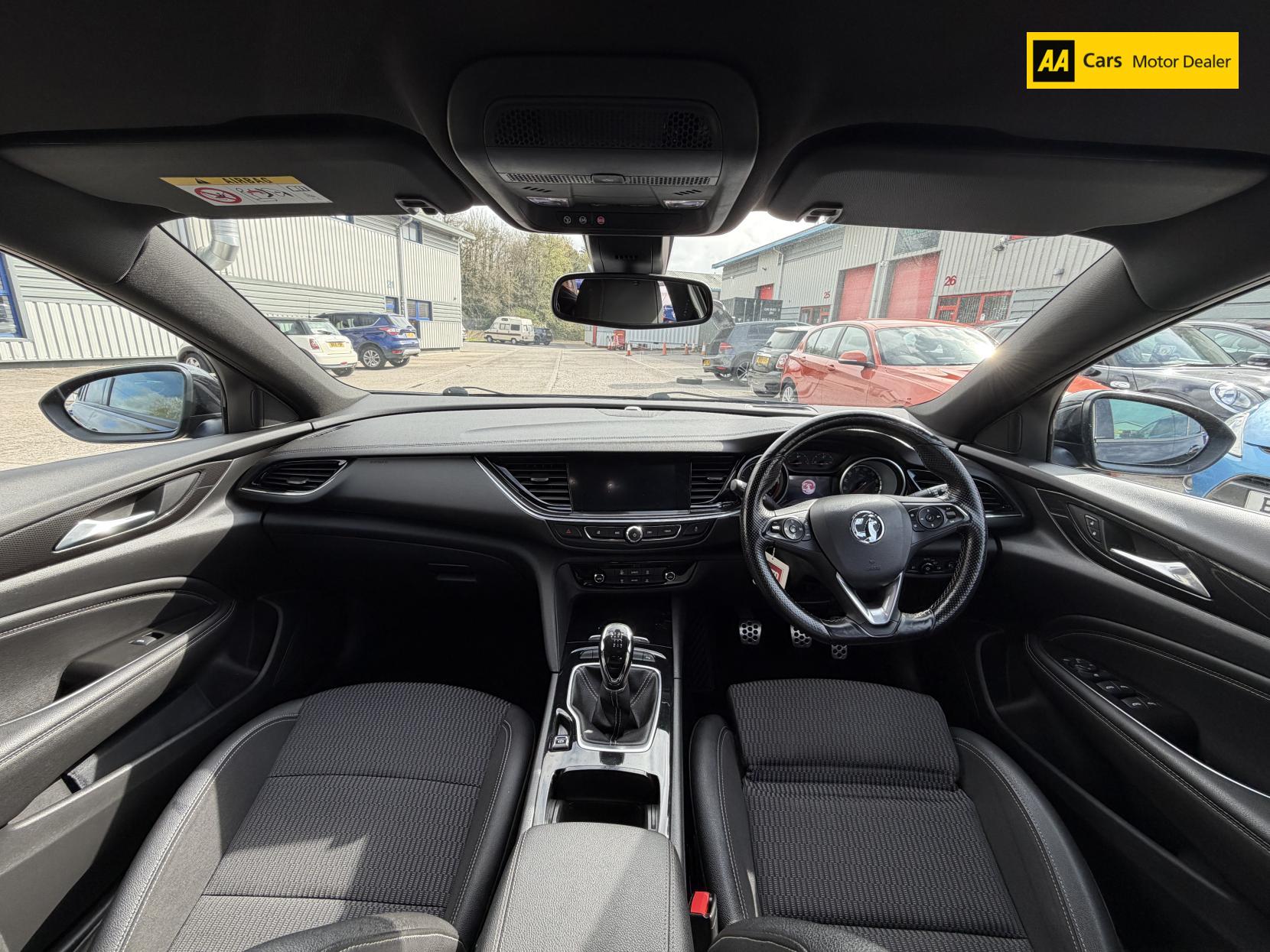 Vauxhall Insignia 2.0 Turbo D BlueInjection SRi VX Line Nav Sports Tourer 5dr Diesel Manual Euro 6 (s/s) (170 ps)