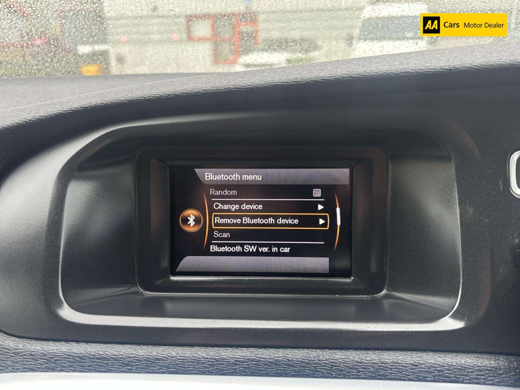 Volvo V40 2.0 T2 R-Design Hatchback 5dr Petrol Manual Euro 6 (s/s) (122 ps)