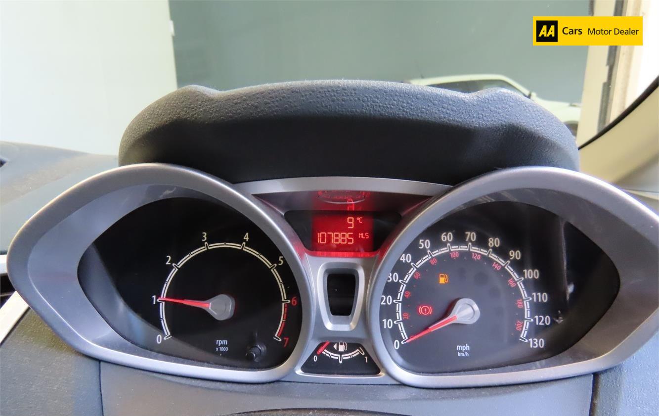 Ford Fiesta 1.4 Zetec Hatchback 5dr Petrol Manual (133 g/km, 94 bhp)