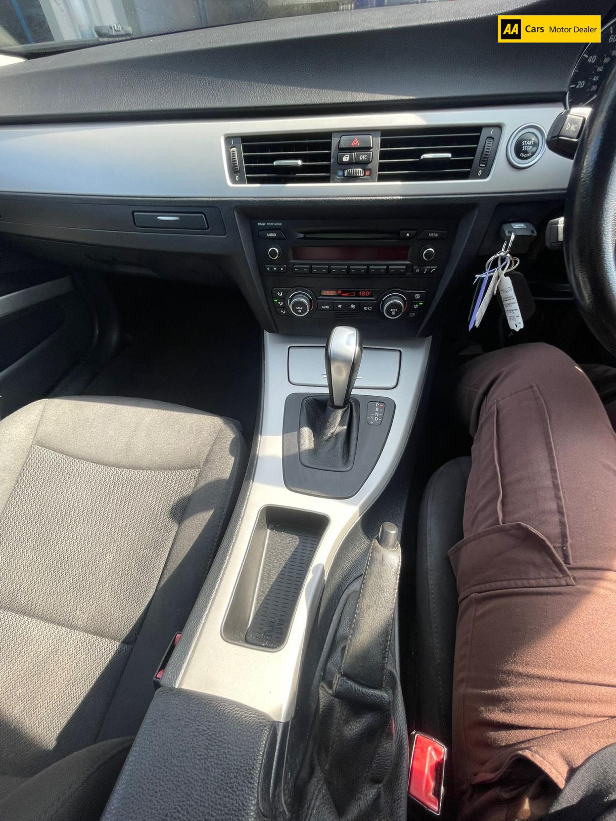 BMW 3 Series 2.0 320d SE Saloon 4dr Diesel Steptronic Euro 5 (177 ps)