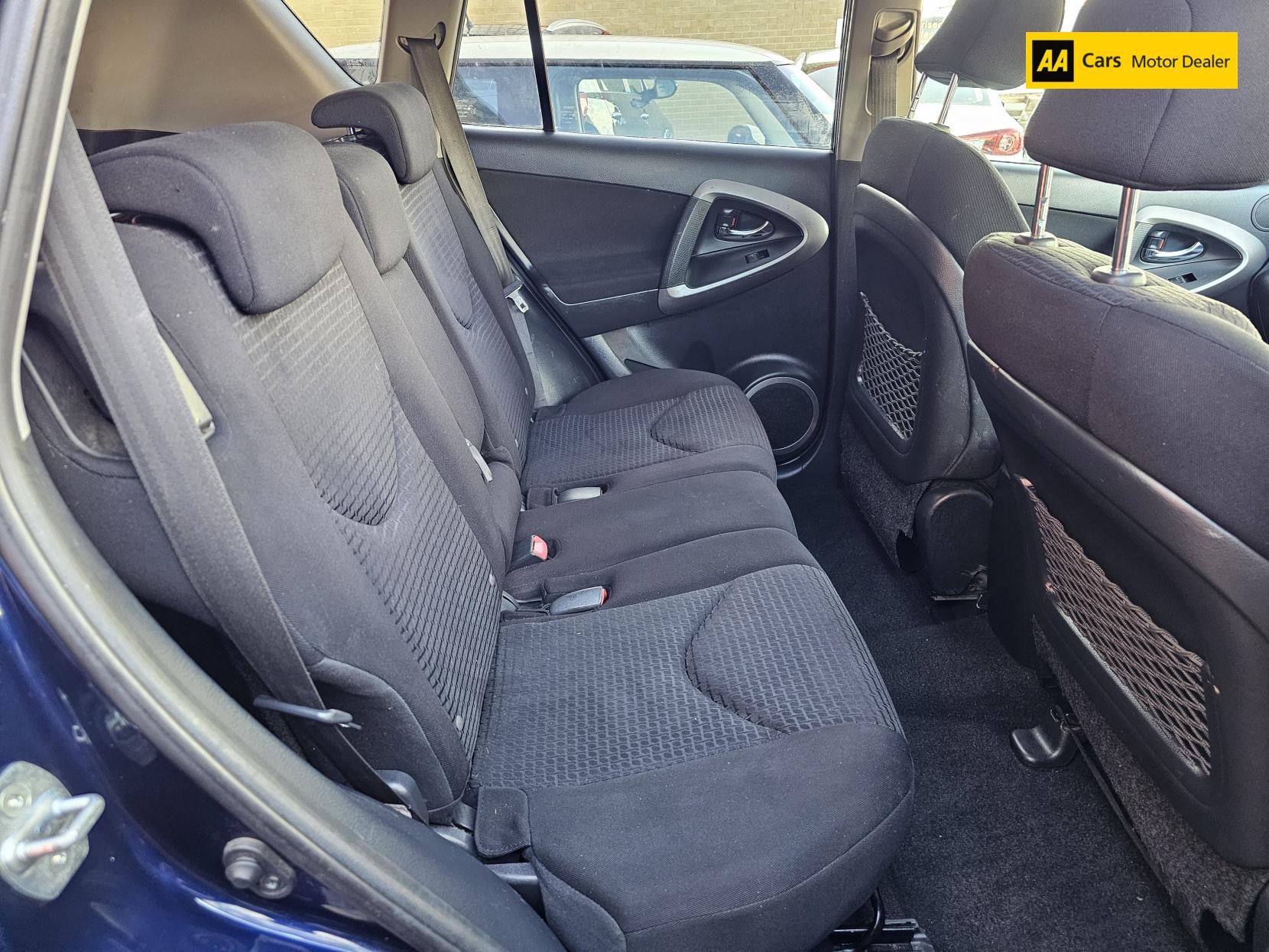 Toyota RAV4 2.2 D-4D XT-R SUV 5dr Diesel Manual 4WD (173 g/km, 134 bhp)