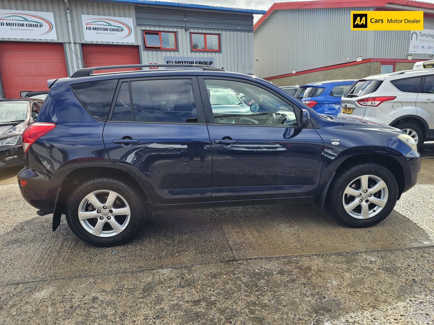 Toyota RAV4 2.2 D-4D XT-R SUV 5dr Diesel Manual 4WD (173 g/km, 134 bhp)