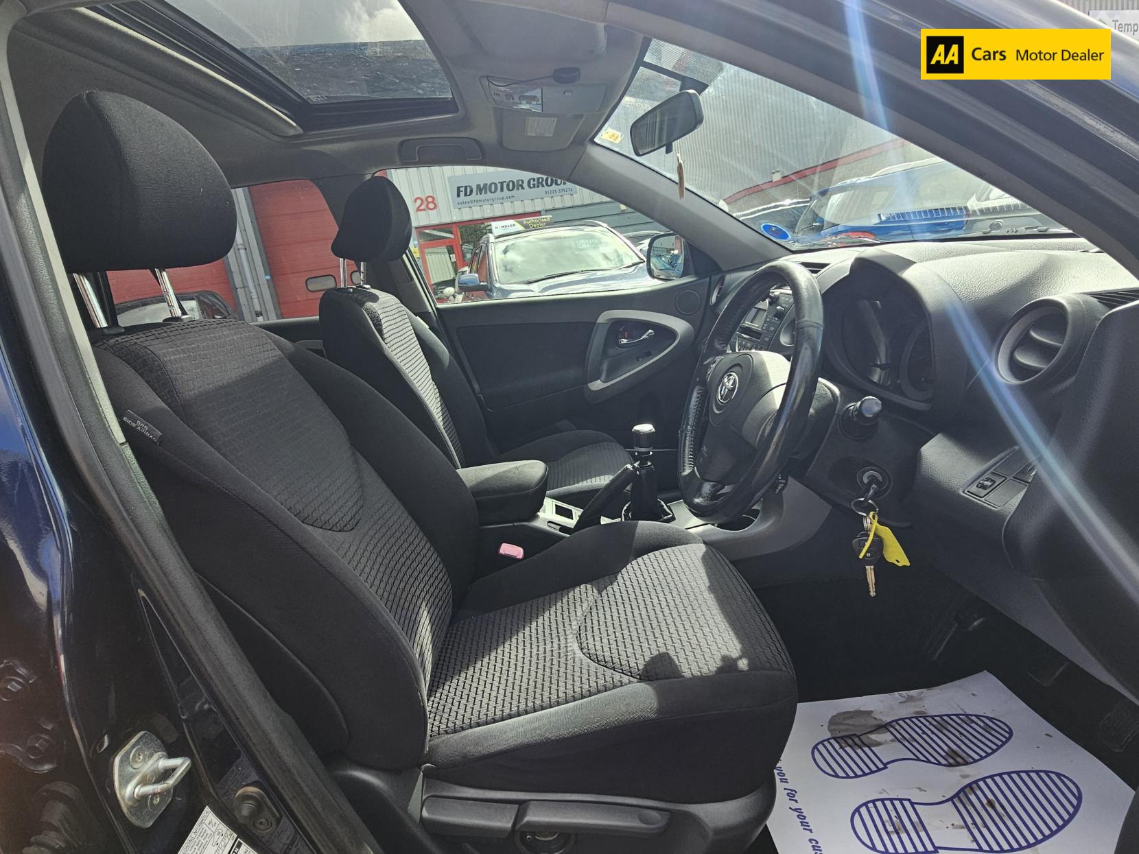 Toyota RAV4 2.2 D-4D XT-R SUV 5dr Diesel Manual 4WD (173 g/km, 134 bhp)