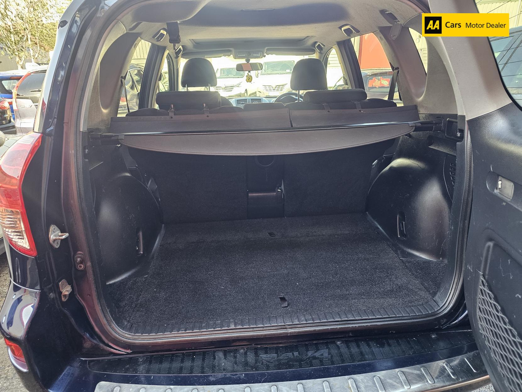 Toyota RAV4 2.2 D-4D XT-R SUV 5dr Diesel Manual 4WD (173 g/km, 134 bhp)