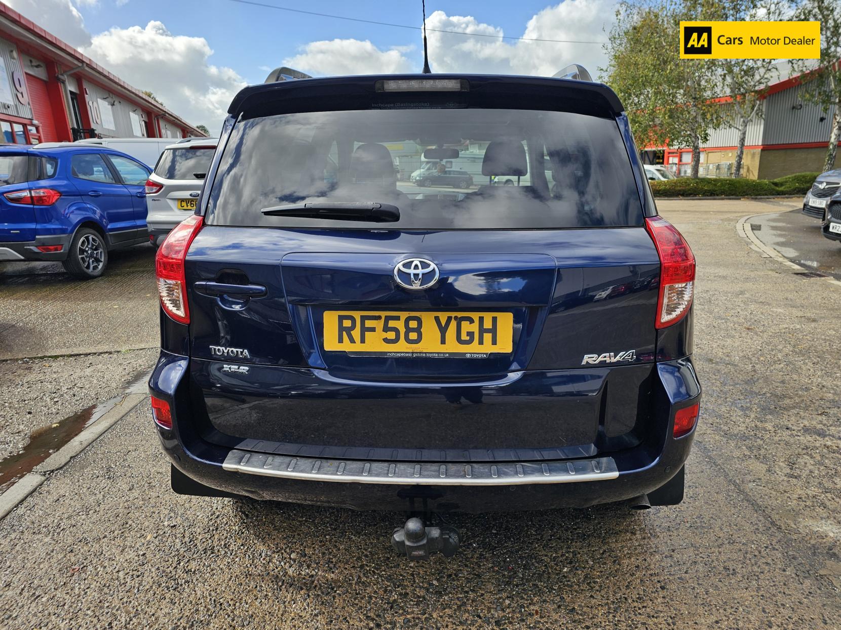 Toyota RAV4 2.2 D-4D XT-R SUV 5dr Diesel Manual 4WD (173 g/km, 134 bhp)