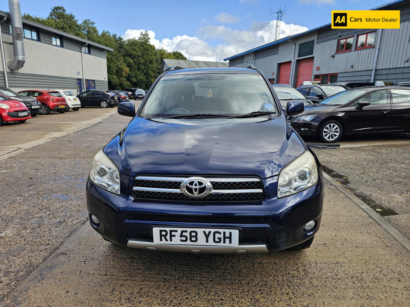 Toyota RAV4 2.2 D-4D XT-R SUV 5dr Diesel Manual 4WD (173 g/km, 134 bhp)
