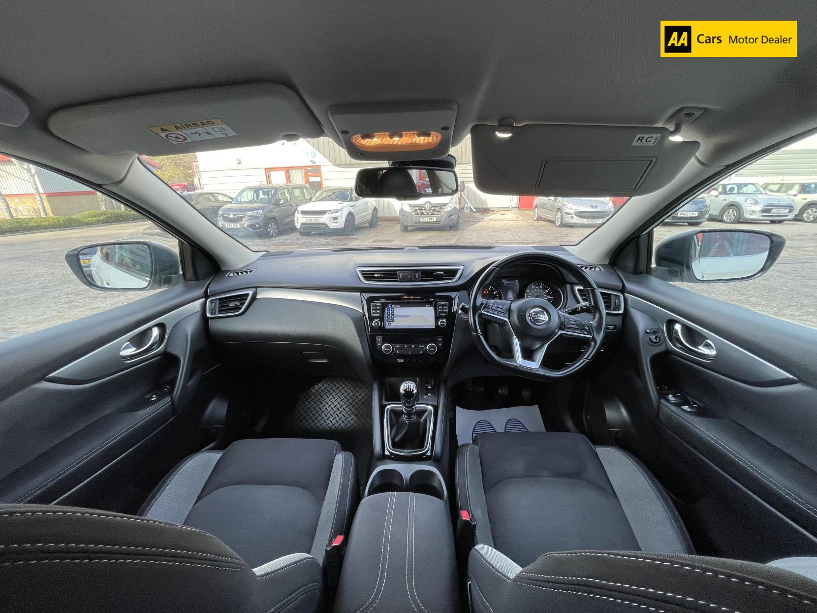 Nissan Qashqai 1.6 DIG-T N-Connecta SUV 5dr Petrol Manual Euro 6 (s/s) (163 ps)