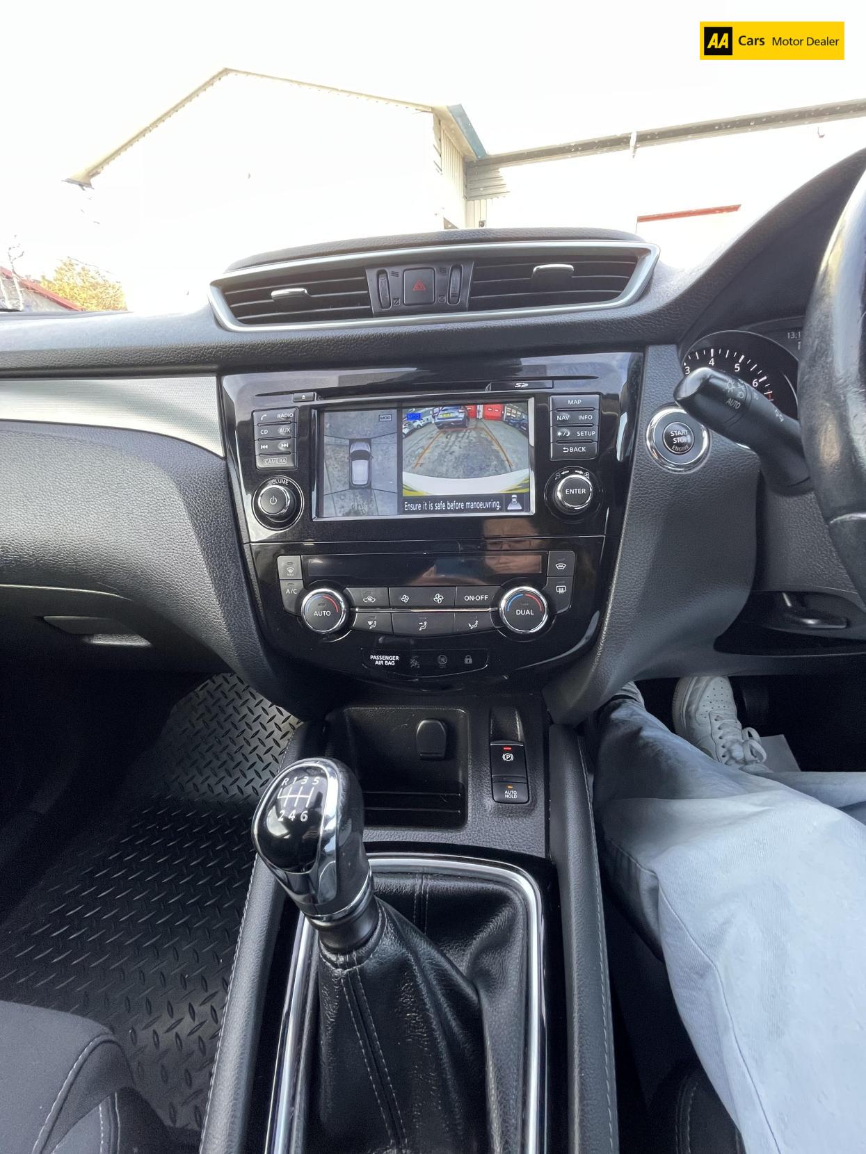 Nissan Qashqai 1.6 DIG-T N-Connecta SUV 5dr Petrol Manual Euro 6 (s/s) (163 ps)