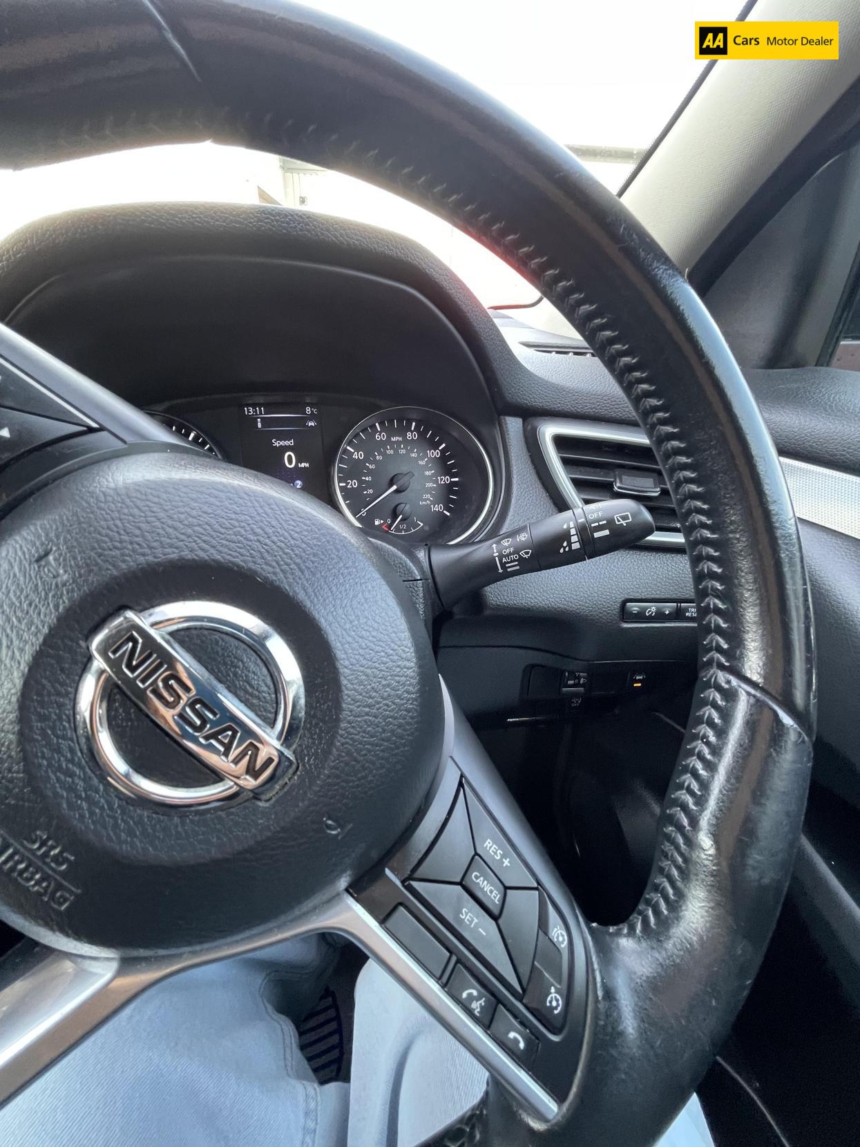 Nissan Qashqai 1.6 DIG-T N-Connecta SUV 5dr Petrol Manual Euro 6 (s/s) (163 ps)