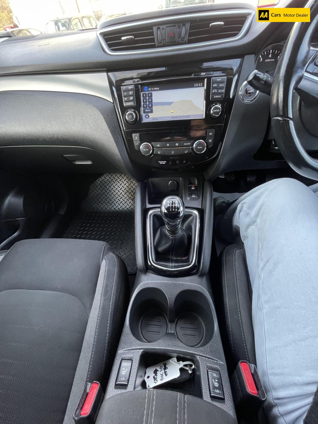 Nissan Qashqai 1.6 DIG-T N-Connecta SUV 5dr Petrol Manual Euro 6 (s/s) (163 ps)