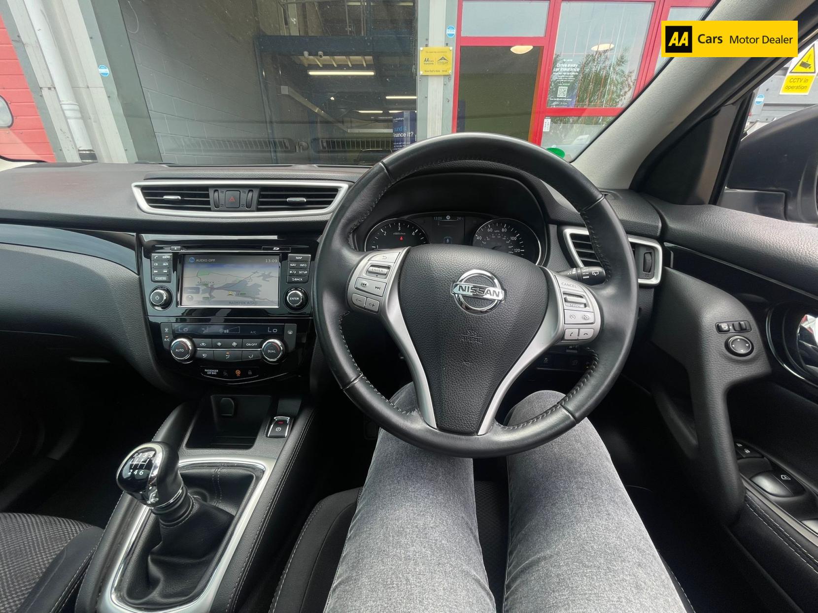 Nissan Qashqai 1.5 dCi N-Connecta SUV 5dr Diesel Manual 2WD Euro 6 (s/s) (110 ps)