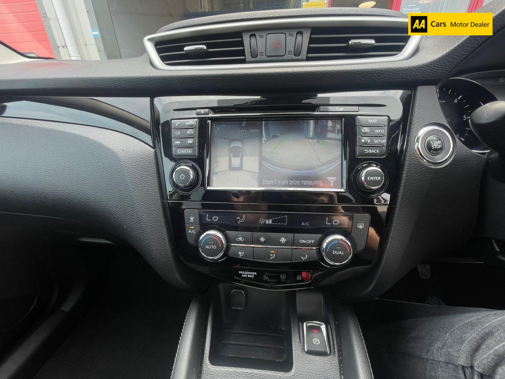 Nissan Qashqai 1.5 dCi N-Connecta SUV 5dr Diesel Manual 2WD Euro 6 (s/s) (110 ps)