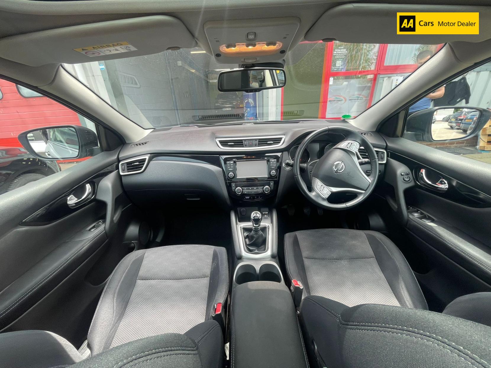 Nissan Qashqai 1.5 dCi N-Connecta SUV 5dr Diesel Manual 2WD Euro 6 (s/s) (110 ps)