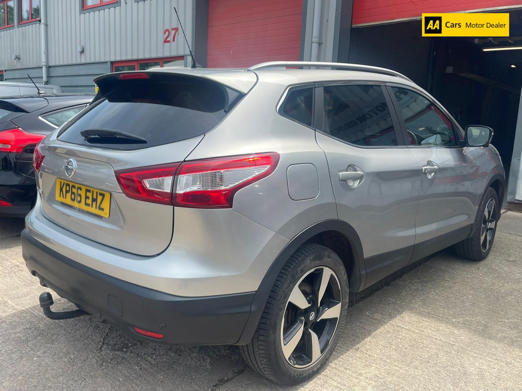 Nissan Qashqai 1.5 dCi N-Connecta SUV 5dr Diesel Manual 2WD Euro 6 (s/s) (110 ps)