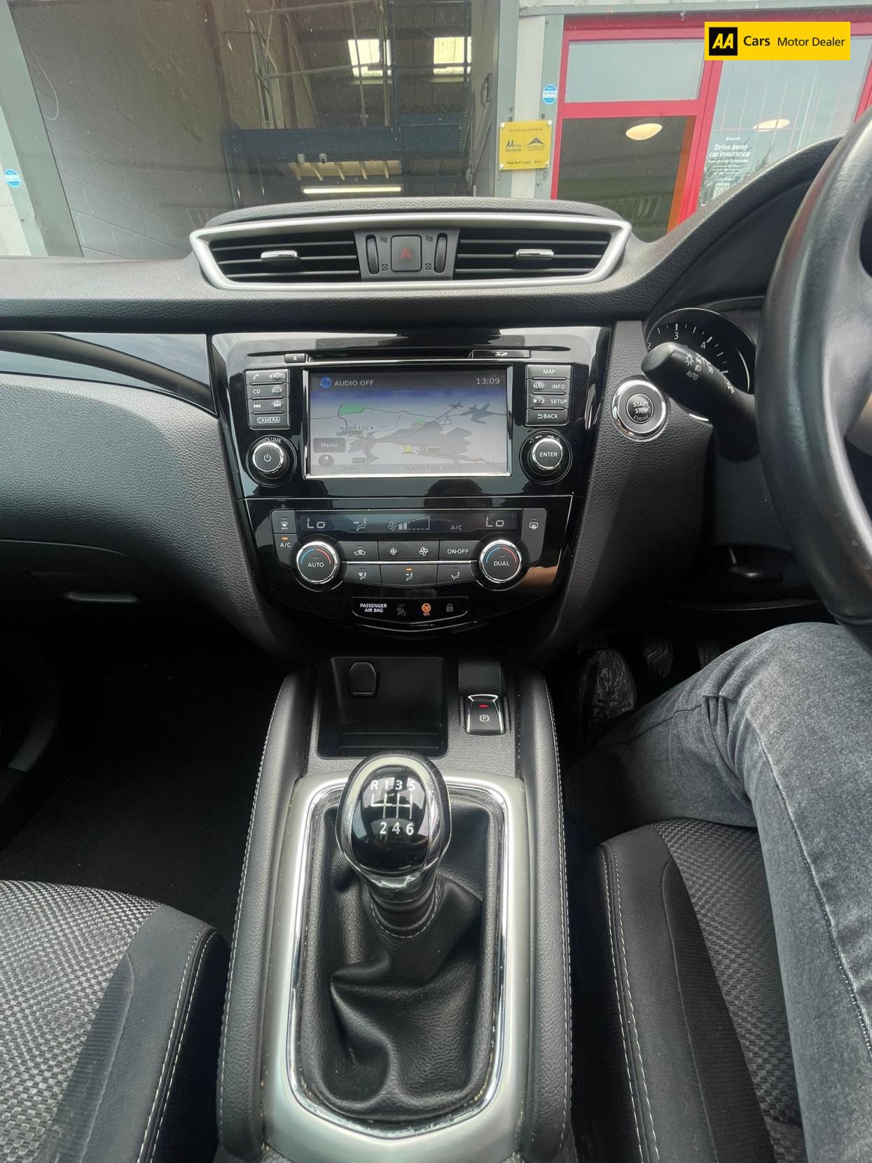 Nissan Qashqai 1.5 dCi N-Connecta SUV 5dr Diesel Manual 2WD Euro 6 (s/s) (110 ps)