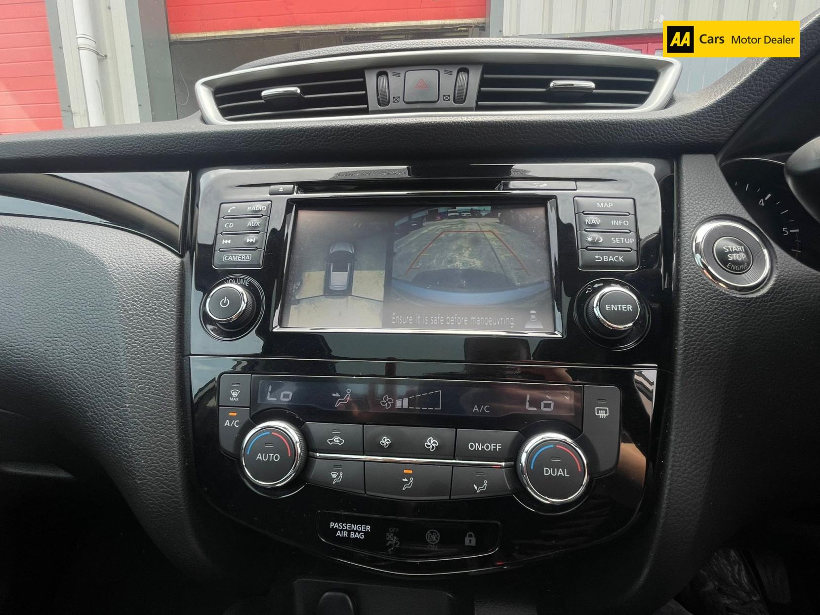 Nissan Qashqai 1.5 dCi N-Connecta SUV 5dr Diesel Manual 2WD Euro 6 (s/s) (110 ps)