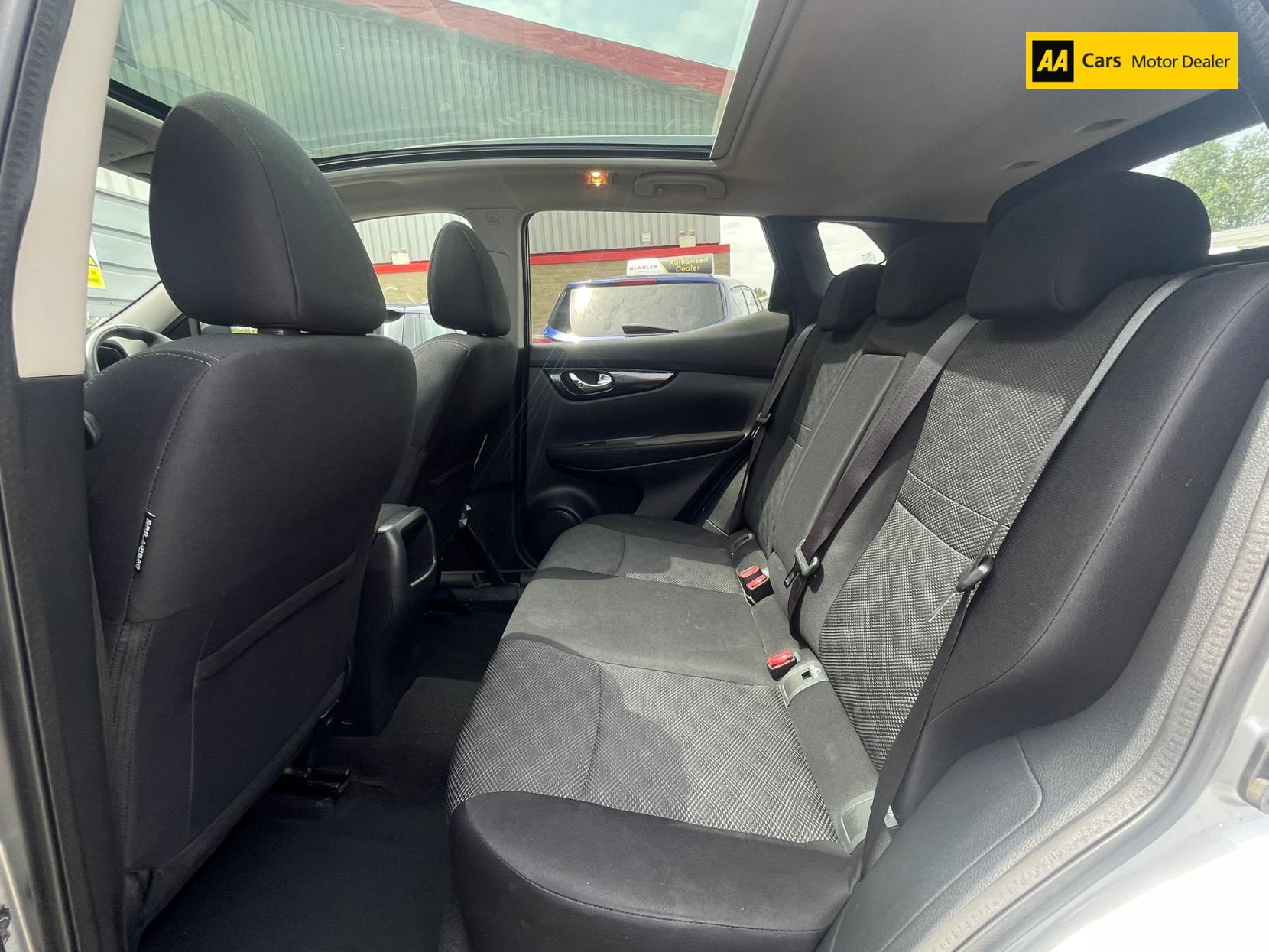 Nissan Qashqai 1.5 dCi N-Connecta SUV 5dr Diesel Manual 2WD Euro 6 (s/s) (110 ps)