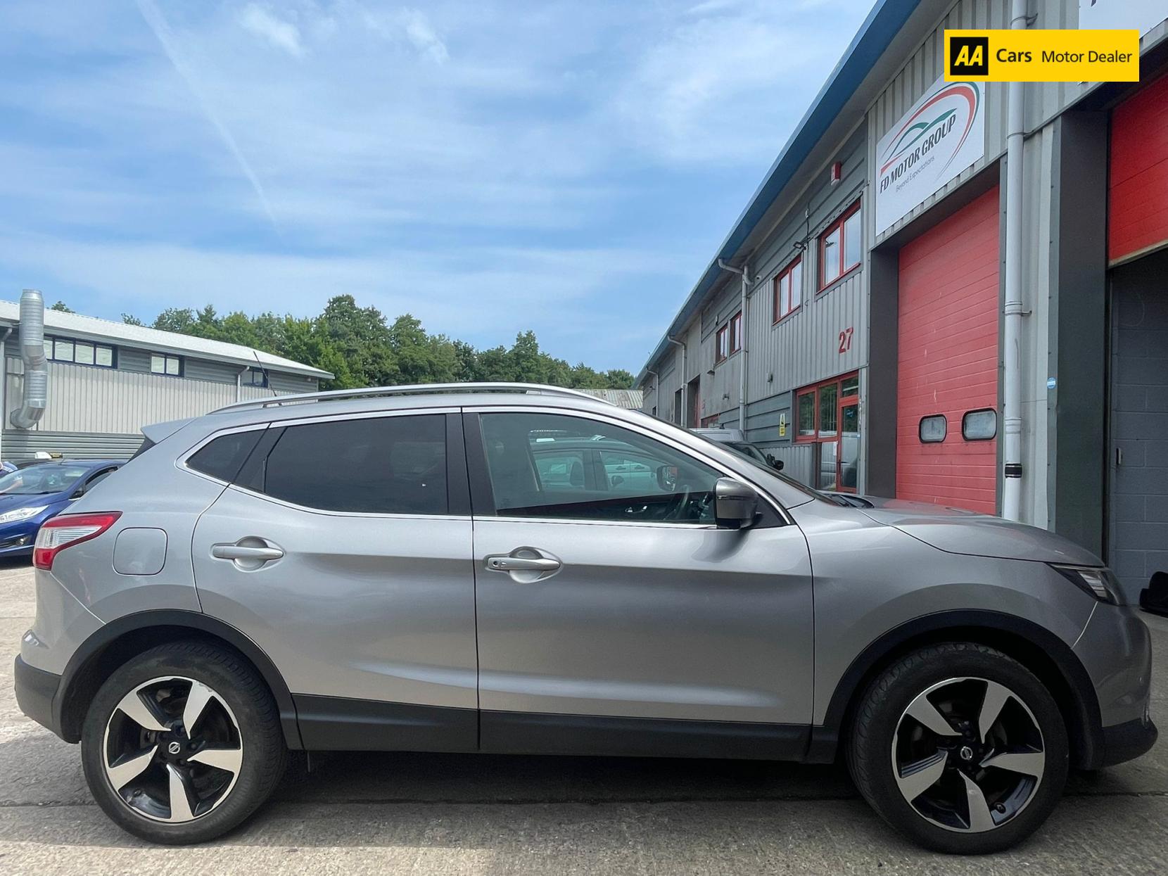 Nissan Qashqai 1.5 dCi N-Connecta SUV 5dr Diesel Manual 2WD Euro 6 (s/s) (110 ps)