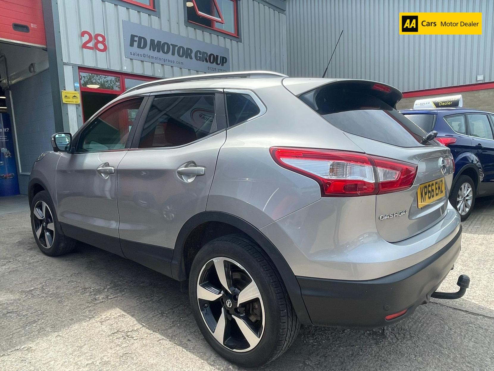 Nissan Qashqai 1.5 dCi N-Connecta SUV 5dr Diesel Manual 2WD Euro 6 (s/s) (110 ps)