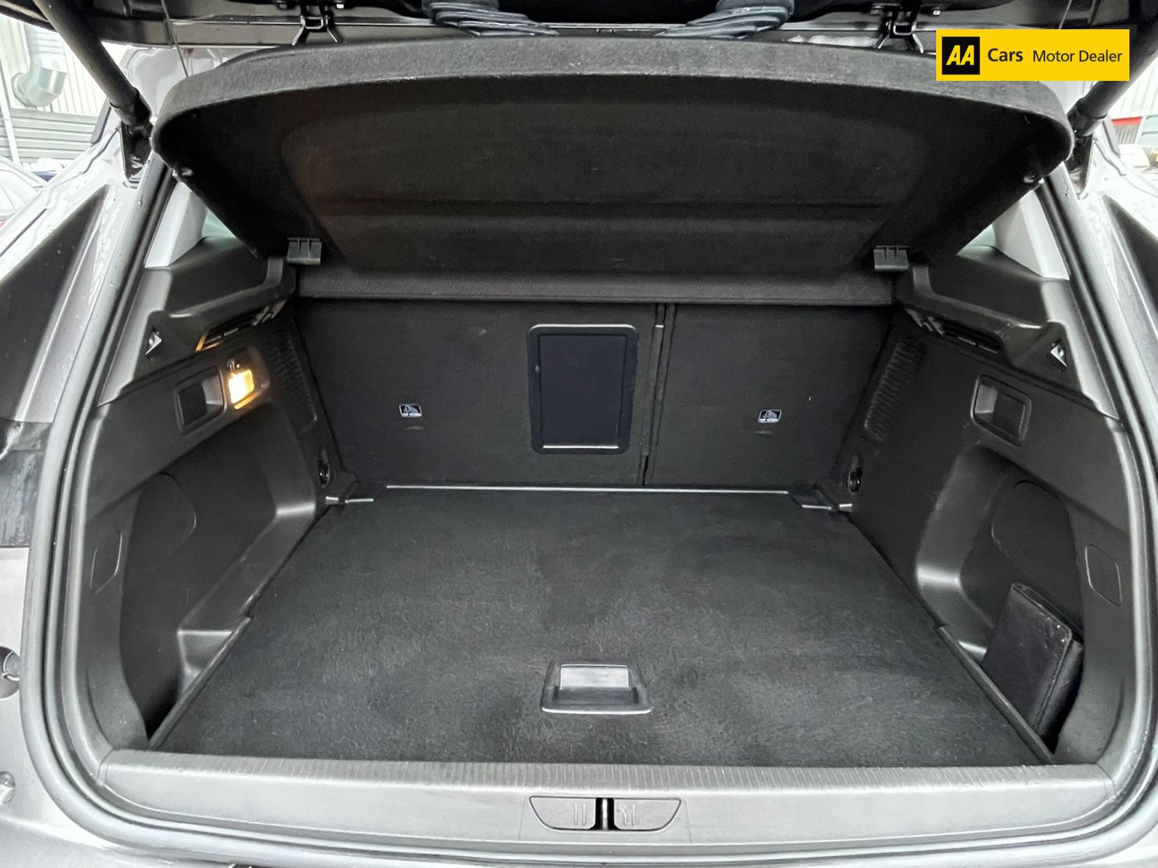 Vauxhall Grandland X 1.6 Turbo D BlueInjection Sport Nav SUV 5dr Diesel Manual Euro 6 (s/s) (120 ps)