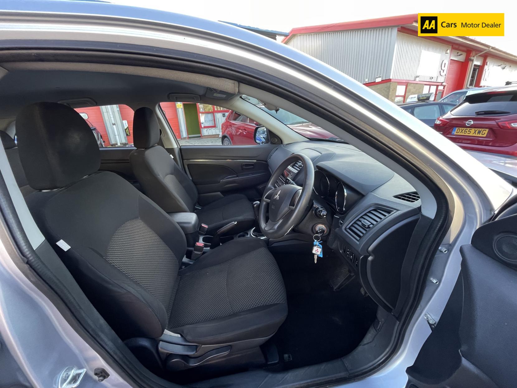 Mitsubishi ASX 1.6 2 SUV 5dr Petrol Manual Euro 5 (117 ps)