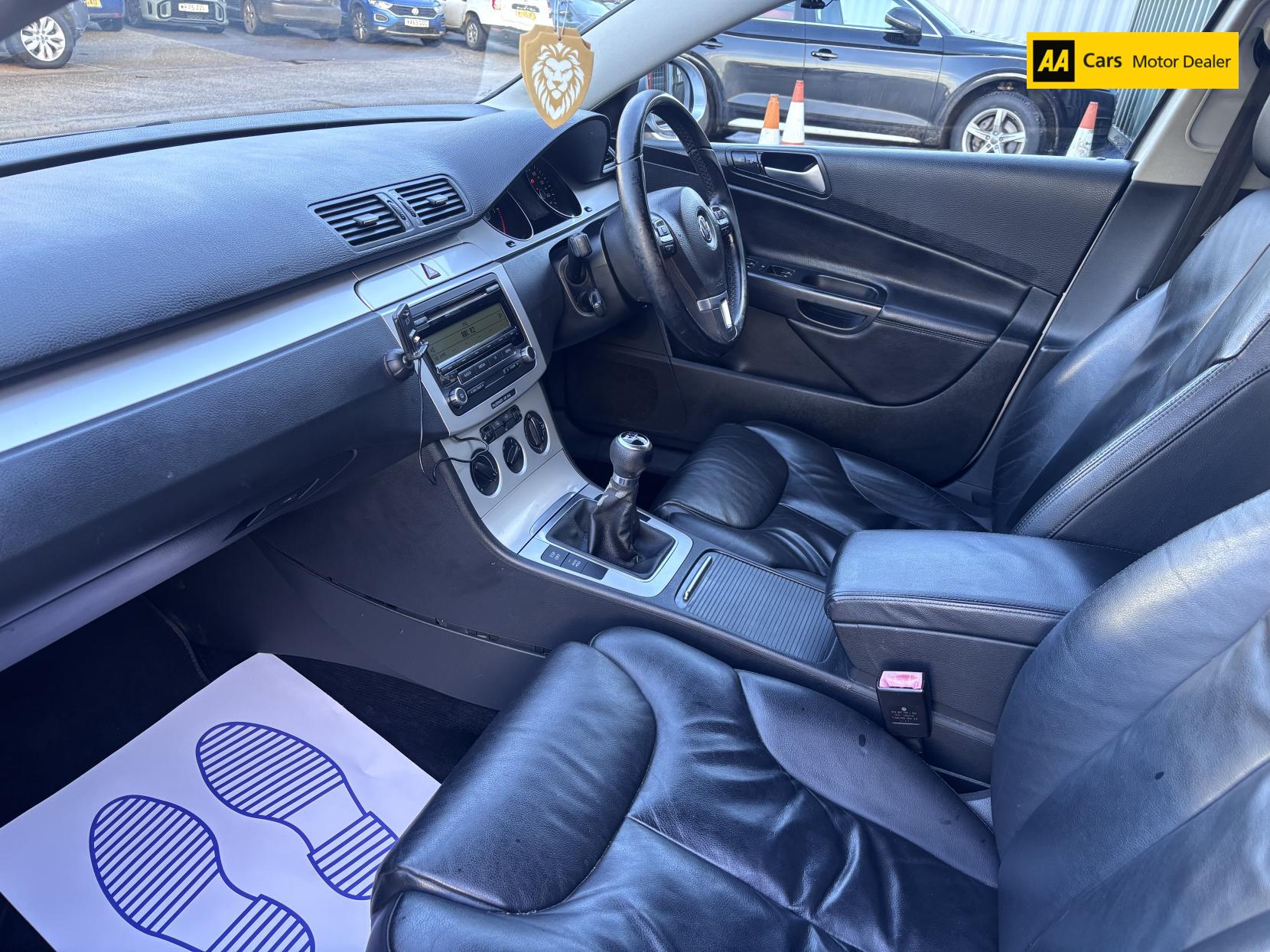 Volkswagen Passat 2.0 TDI Highline Plus Estate 5dr Diesel Manual Euro 5 (110 ps)