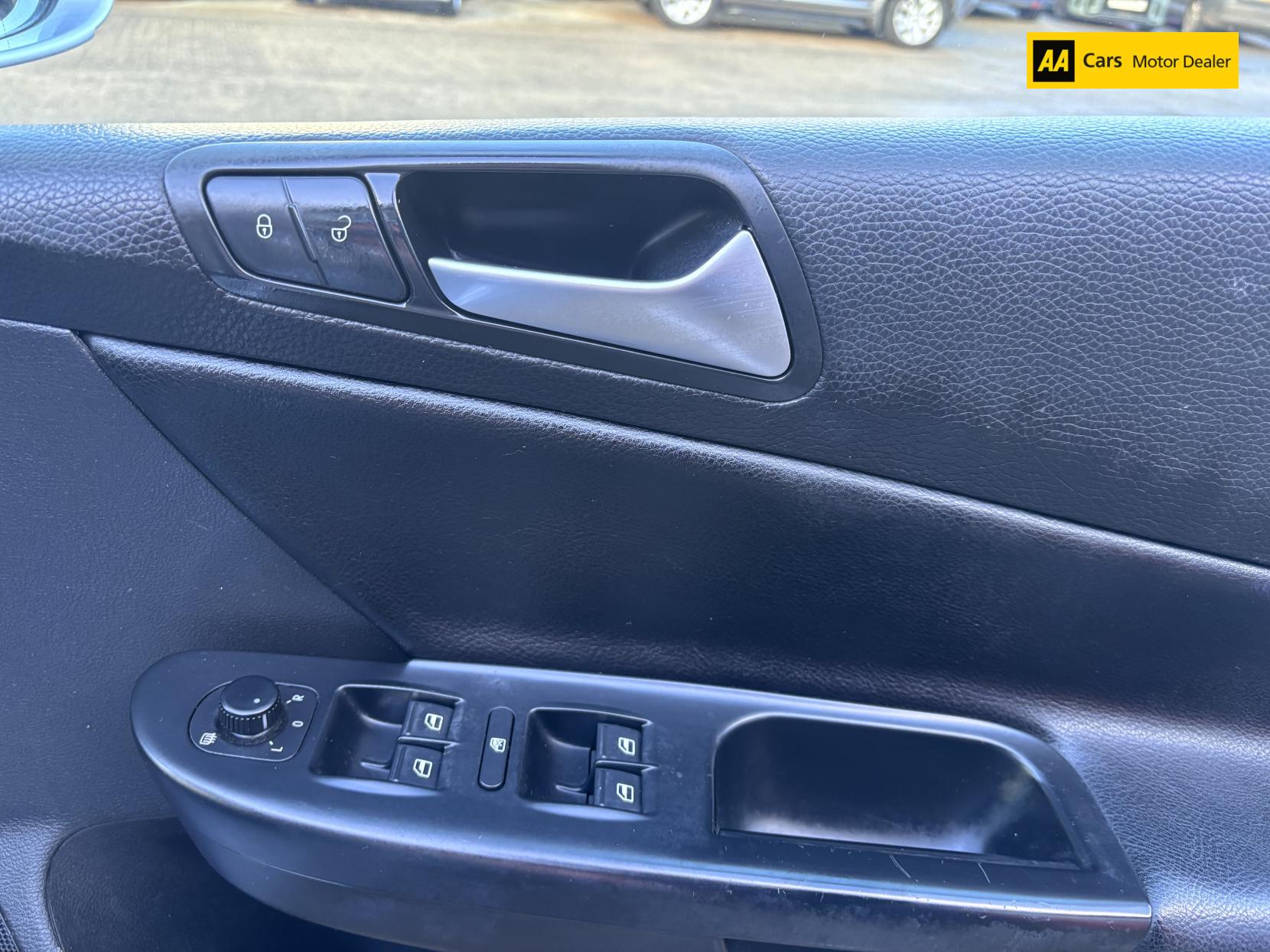 Volkswagen Passat 2.0 TDI Highline Plus Estate 5dr Diesel Manual Euro 5 (110 ps)