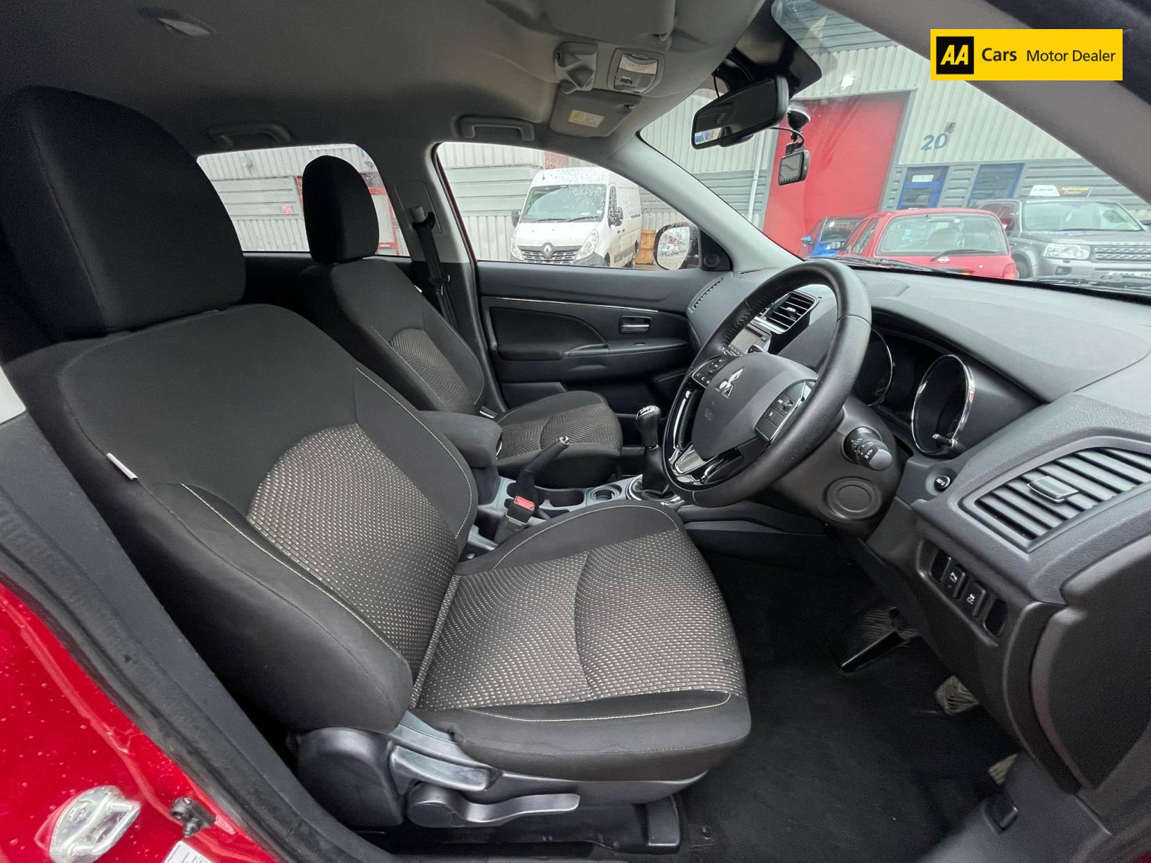 Mitsubishi ASX 1.6 ZC-M SUV 5dr Petrol Manual Euro 6 (117 ps)