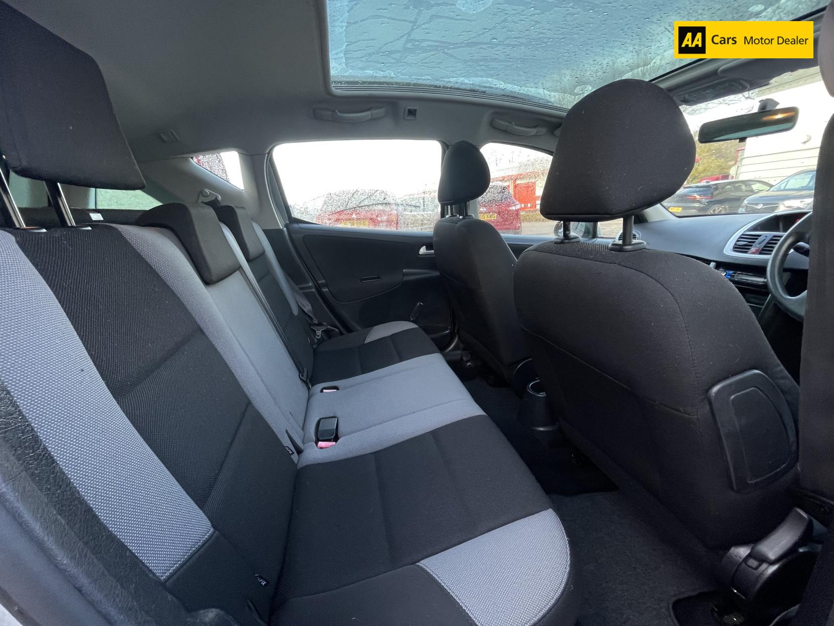 Peugeot 207 SW 1.6 VTi S Estate 5dr Petrol Automatic (a/c) (165 g/km, 120 bhp)