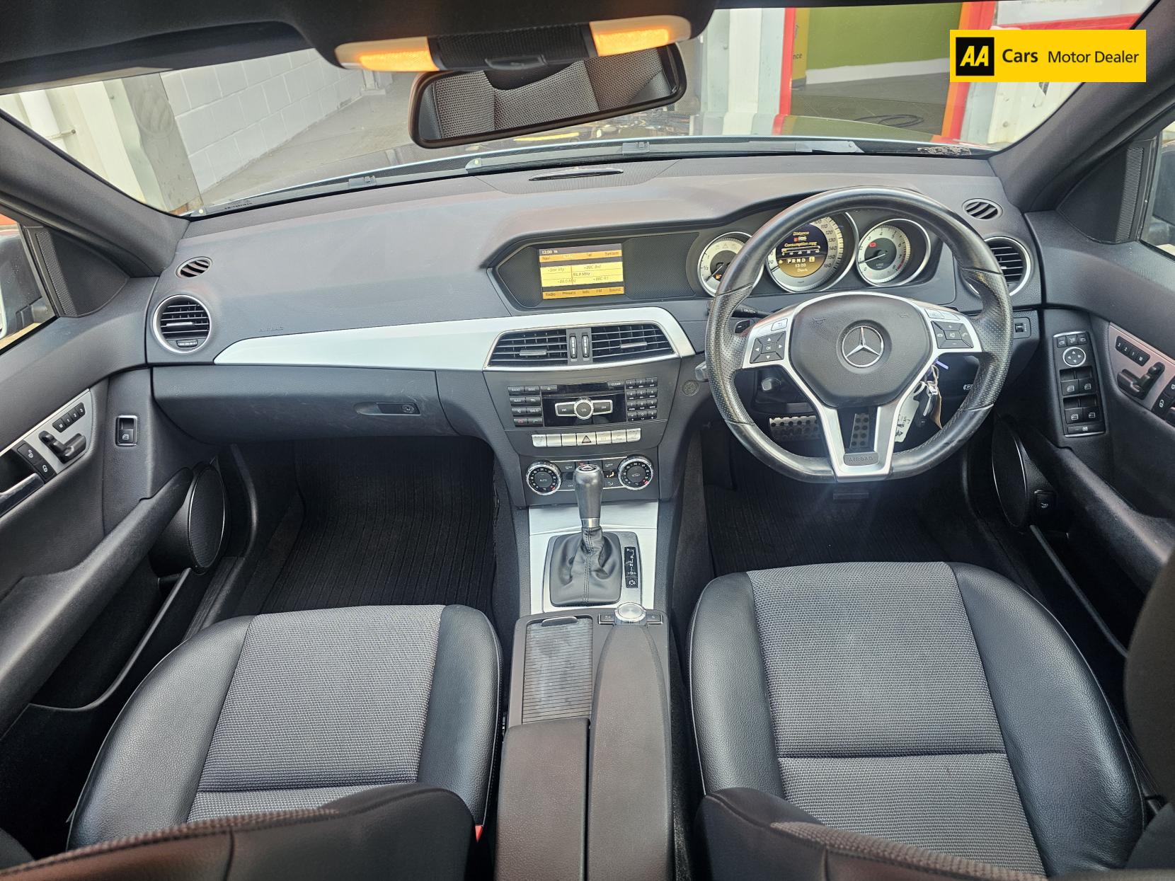 Mercedes-Benz C Class 1.8 C180 BlueEfficiency Sport Saloon 4dr Petrol G-Tronic+ Euro 5 (s/s) (156 ps)