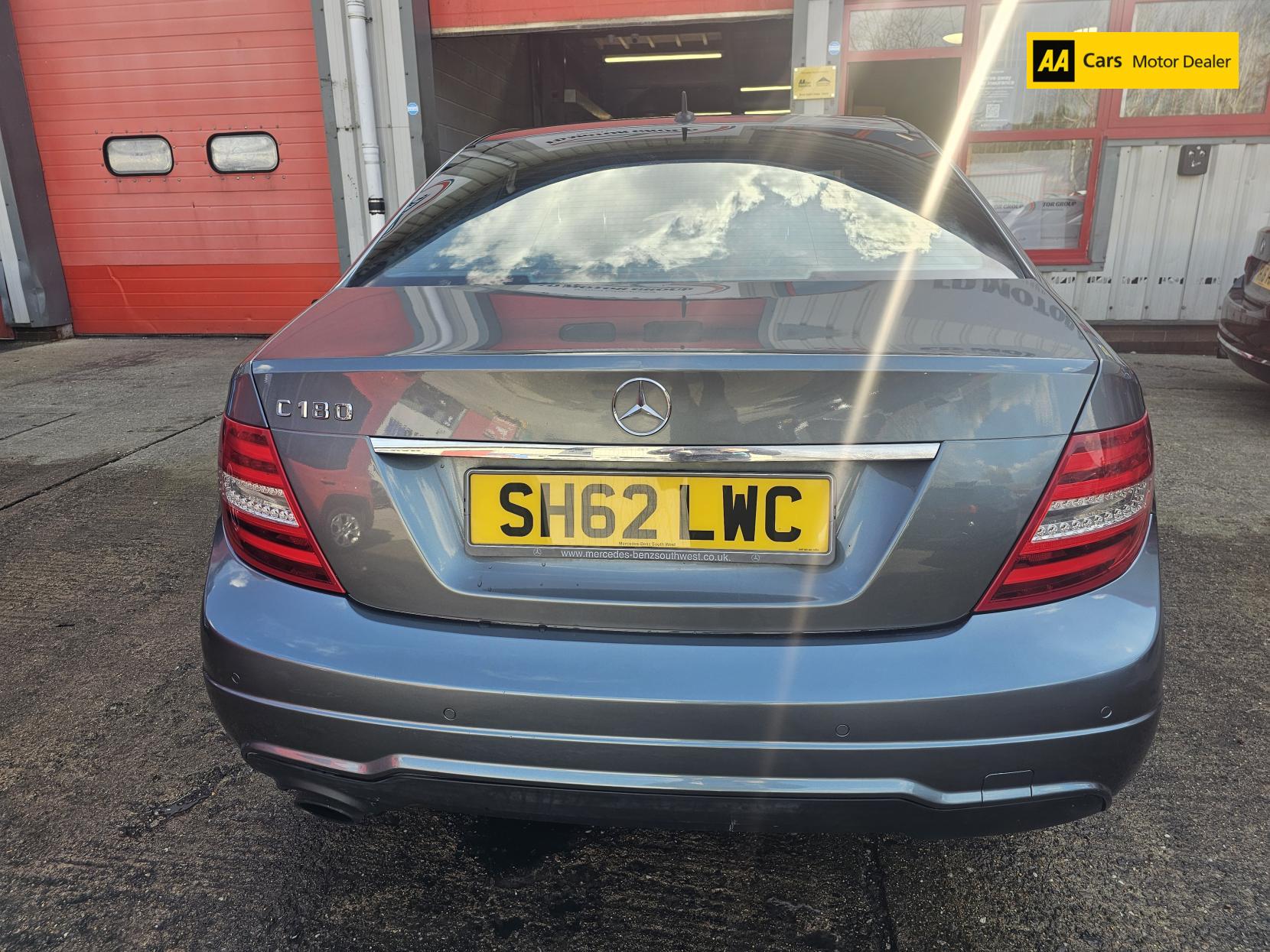 Mercedes-Benz C Class 1.8 C180 BlueEfficiency Sport Saloon 4dr Petrol G-Tronic+ Euro 5 (s/s) (156 ps)
