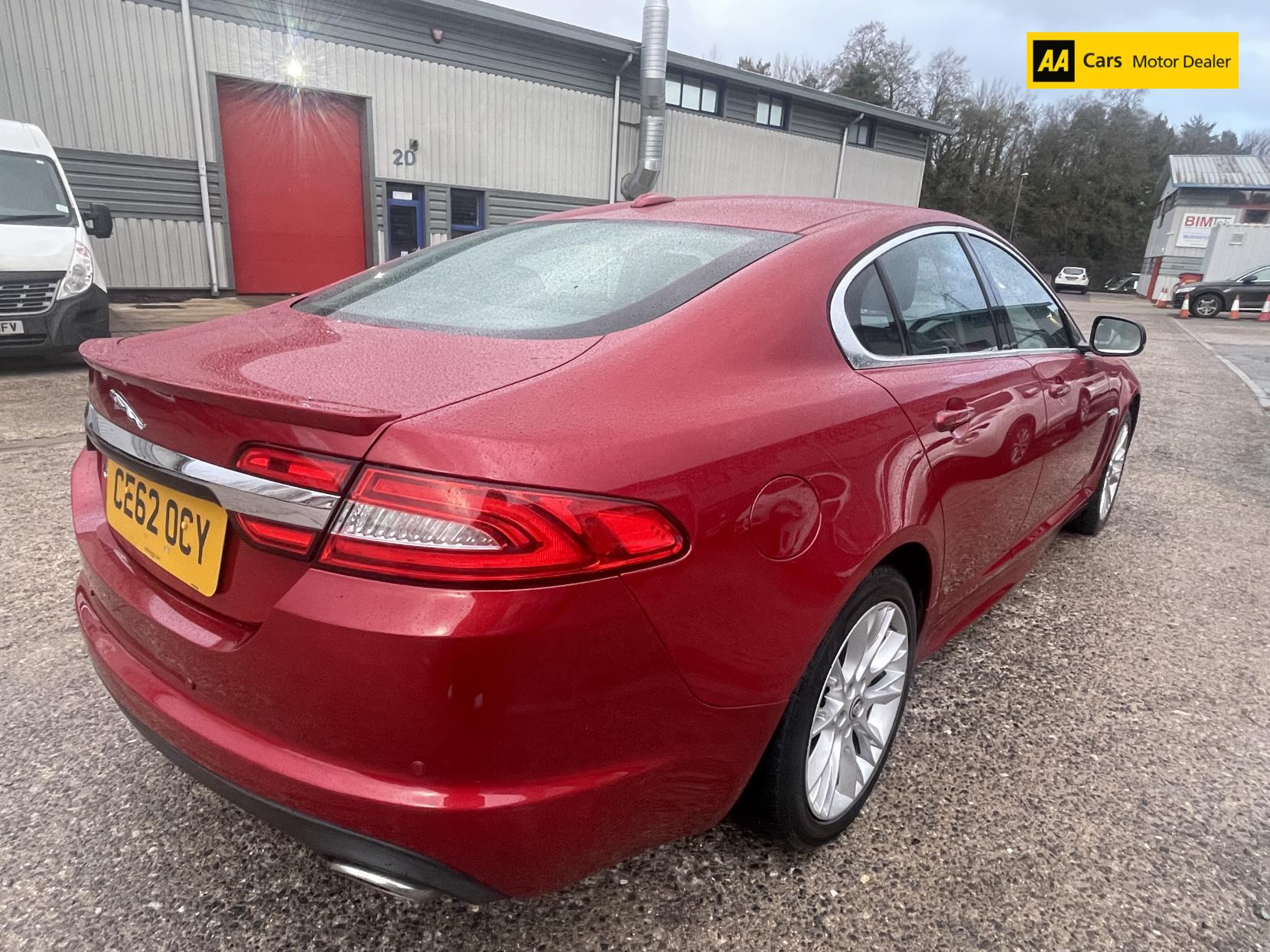 Jaguar XF 2.2d Sport Saloon 4dr Diesel Auto Euro 5 (s/s) (190 ps)