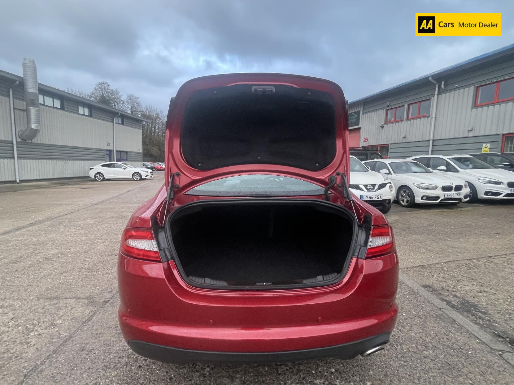 Jaguar XF 2.2d Sport Saloon 4dr Diesel Auto Euro 5 (s/s) (190 ps)