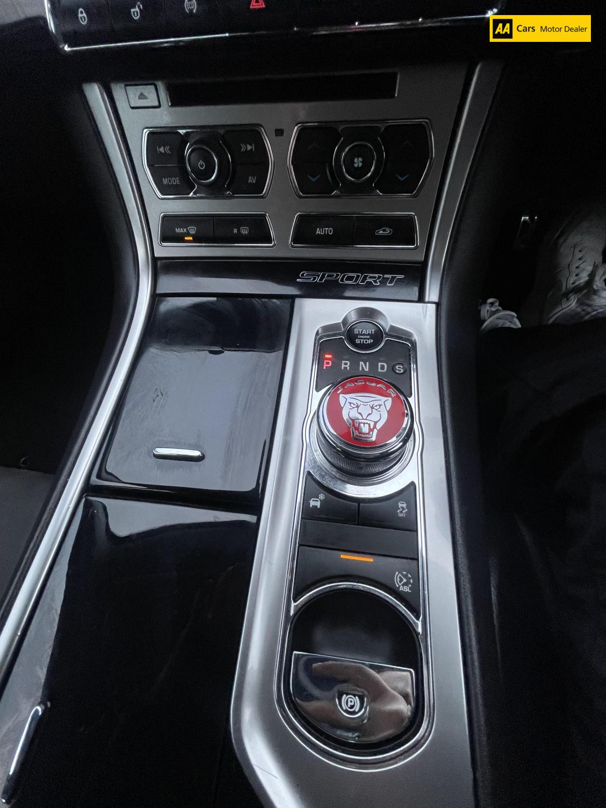 Jaguar XF 2.2d Sport Saloon 4dr Diesel Auto Euro 5 (s/s) (190 ps)