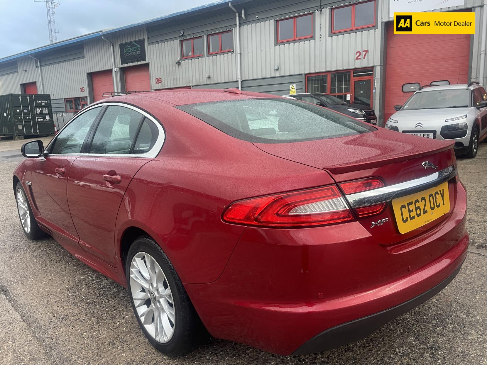 Jaguar XF 2.2d Sport Saloon 4dr Diesel Auto Euro 5 (s/s) (190 ps)