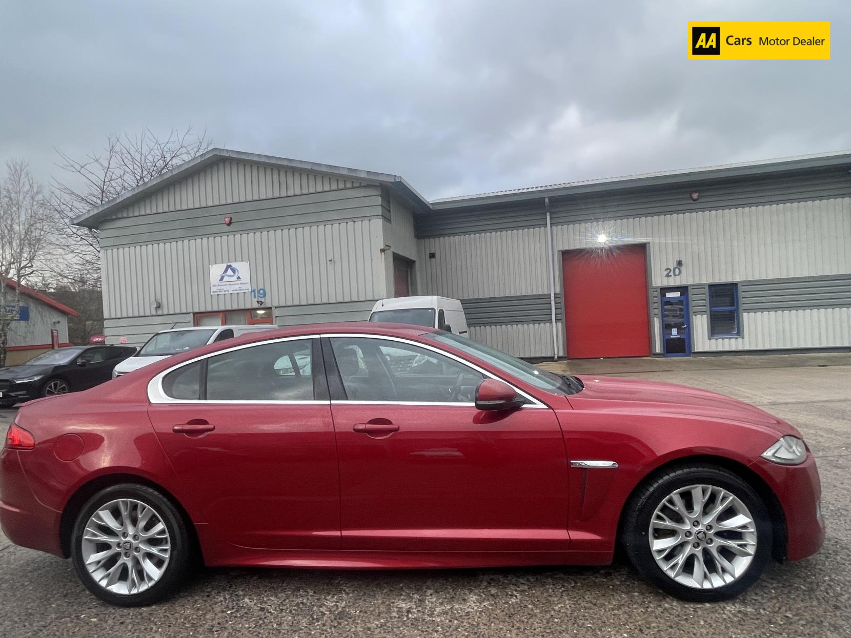 Jaguar XF 2.2d Sport Saloon 4dr Diesel Auto Euro 5 (s/s) (190 ps)