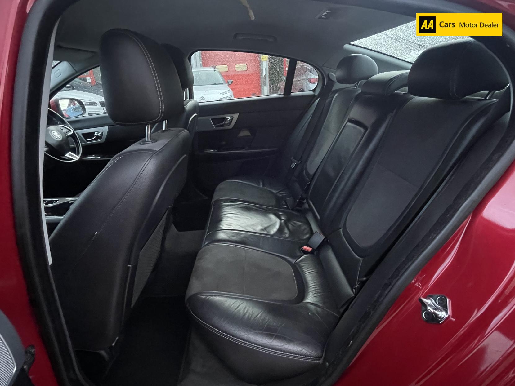 Jaguar XF 2.2d Sport Saloon 4dr Diesel Auto Euro 5 (s/s) (190 ps)