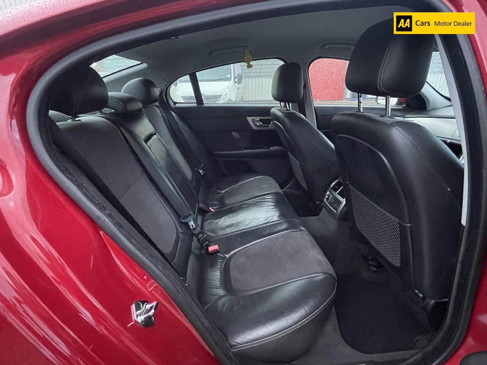 Jaguar XF 2.2d Sport Saloon 4dr Diesel Auto Euro 5 (s/s) (190 ps)