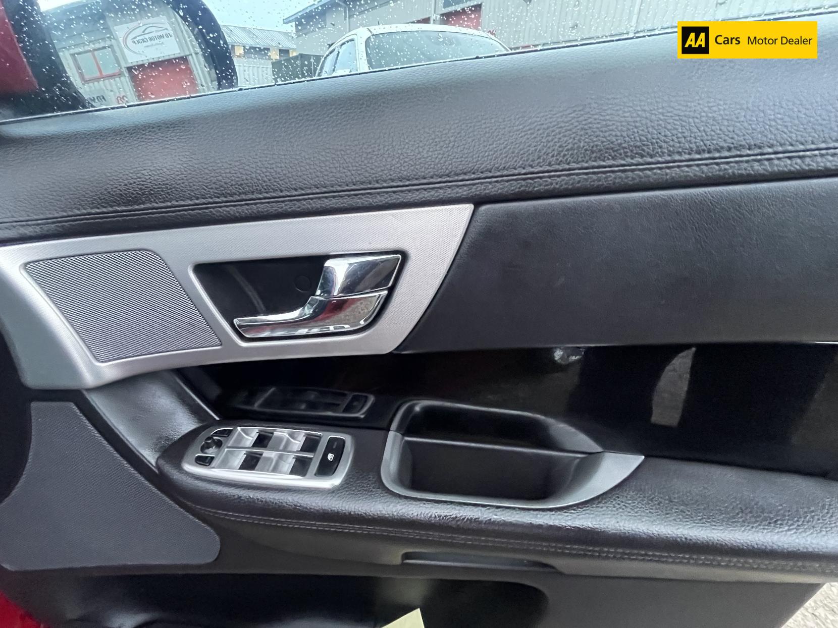 Jaguar XF 2.2d Sport Saloon 4dr Diesel Auto Euro 5 (s/s) (190 ps)