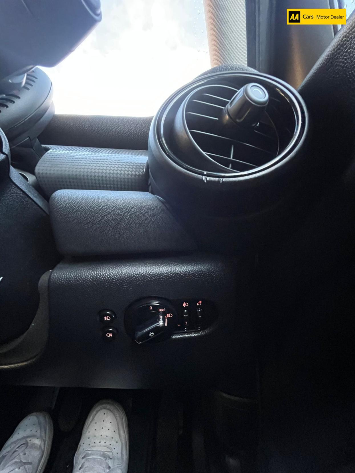 MINI Hatch 1.5 Cooper D Hatchback 5dr Diesel Manual Euro 6 (s/s) (116 ps)