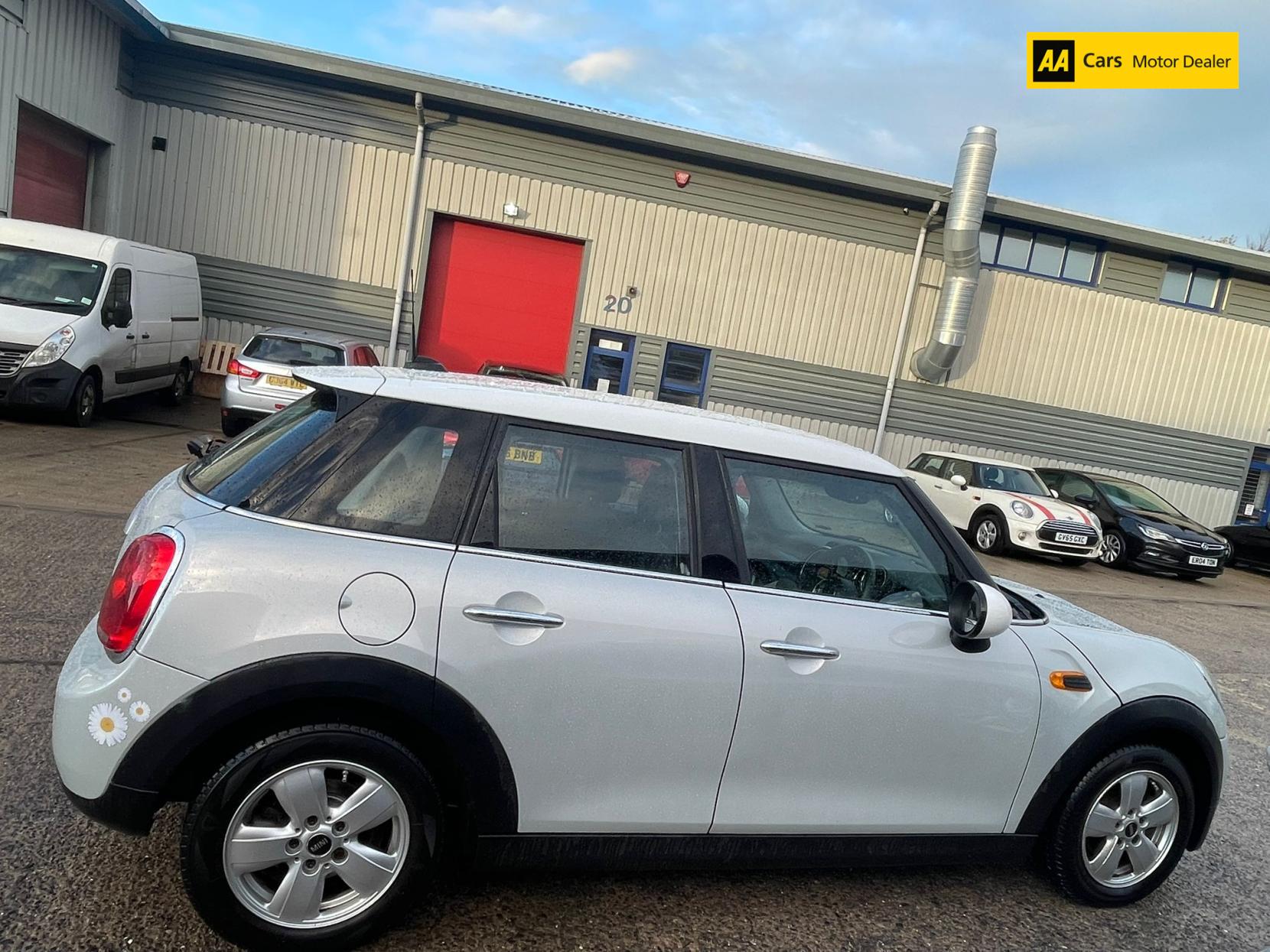 MINI Hatch 1.5 Cooper D Hatchback 5dr Diesel Manual Euro 6 (s/s) (116 ps)